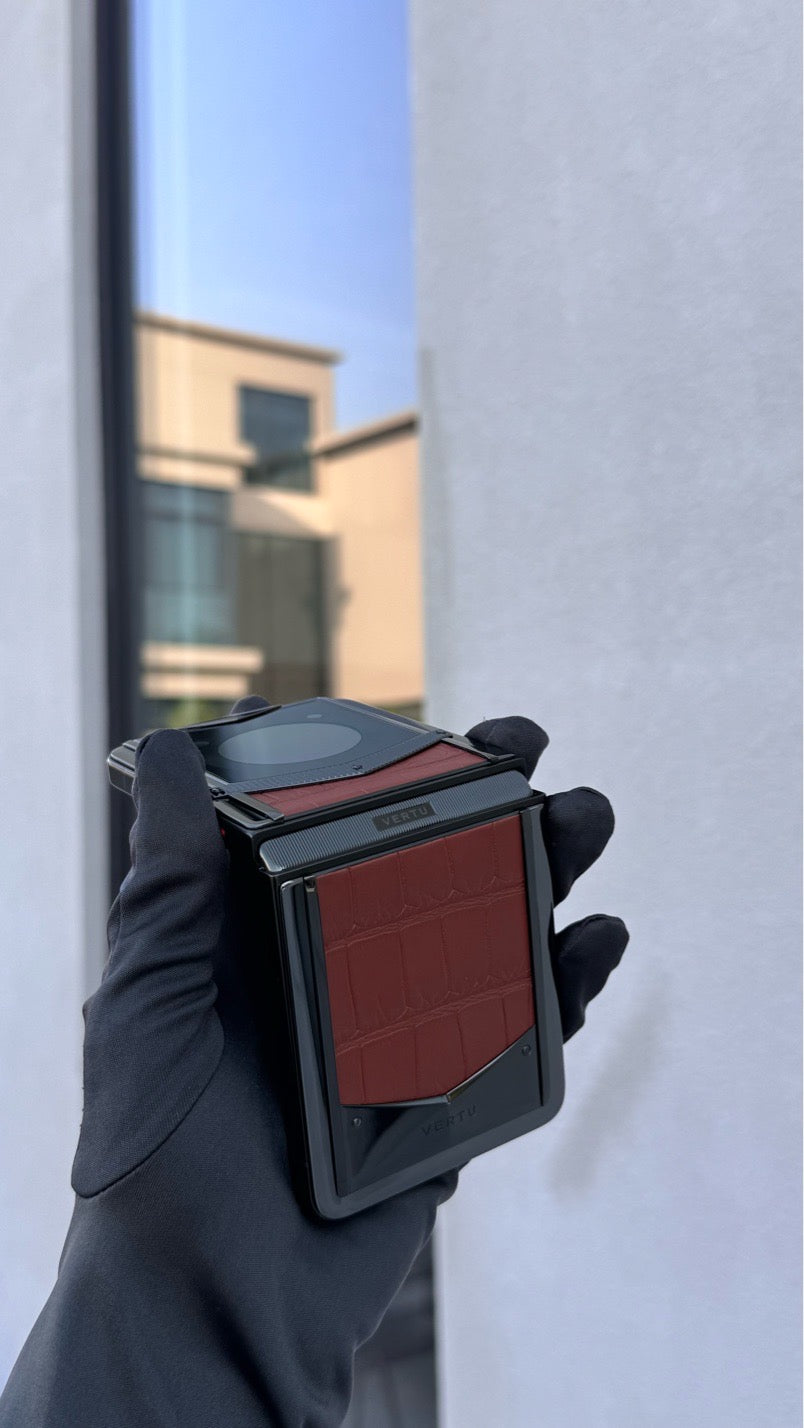VERTU® IRONFLIP ALLIGATOR SKIN SERIES – RADIANT PHOENIX