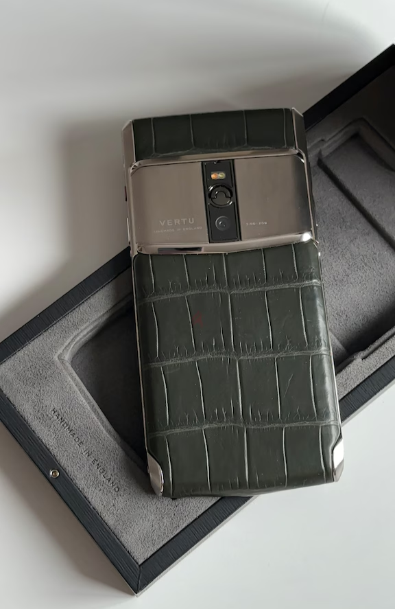 SIGNATURE TOUCH ALLIGATOR SKIN PHONE
