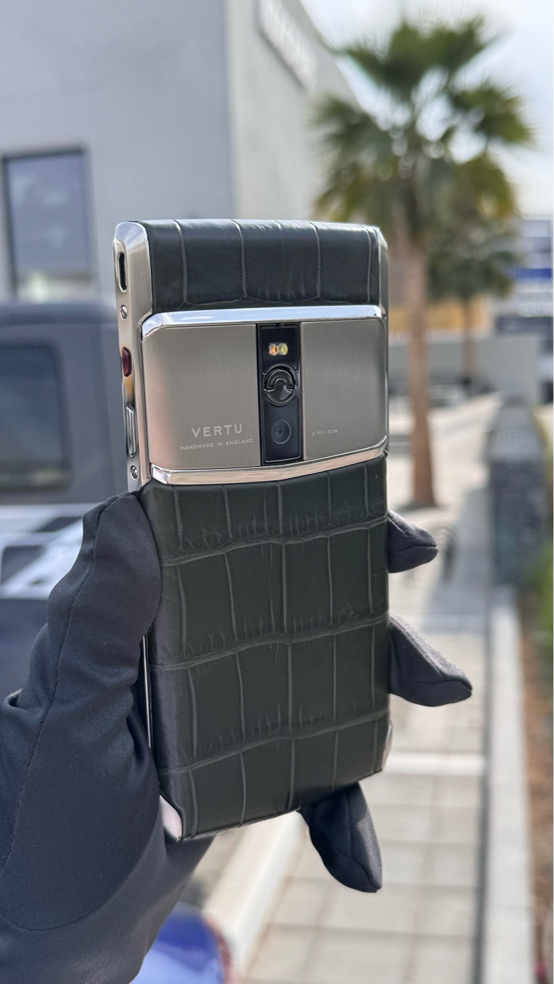 SIGNATURE TOUCH ALLIGATOR SKIN PHONE