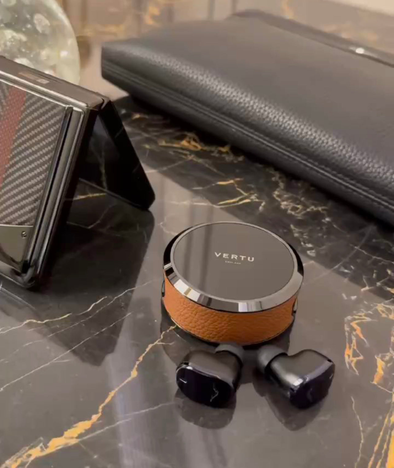 VERTU CALF LEATHER BLUETOOTH EARBUDS