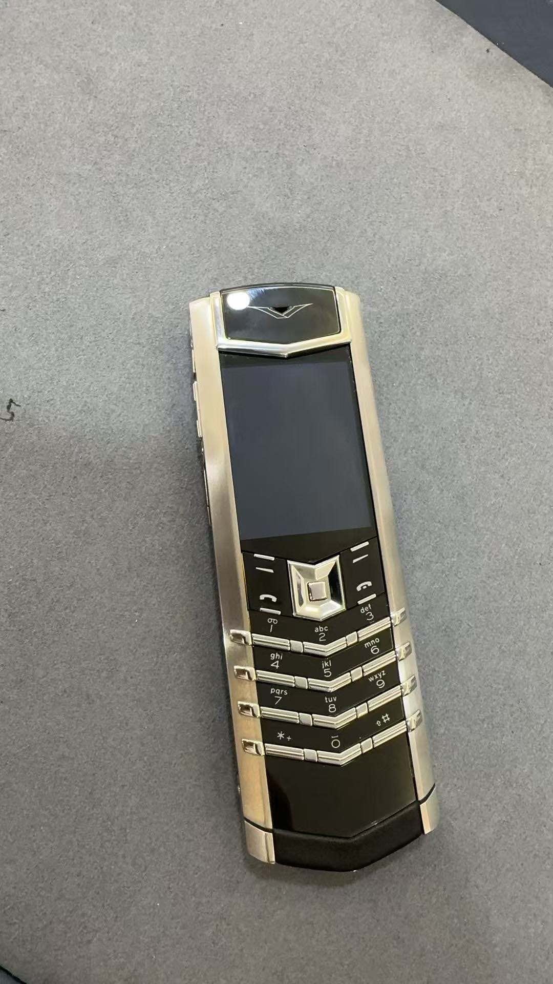 VERTU SIGNATURE S