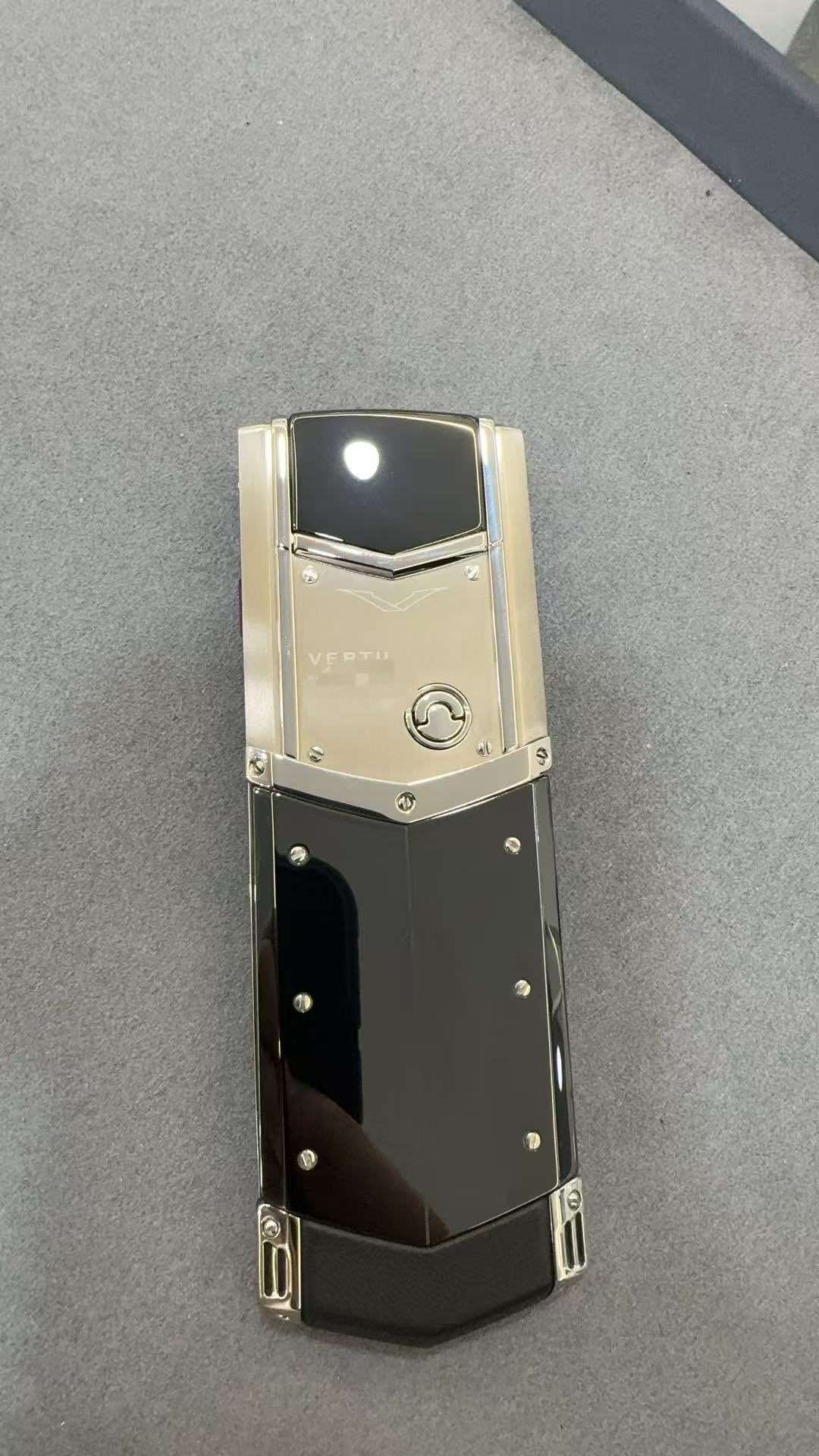 VERTU SIGNATURE S